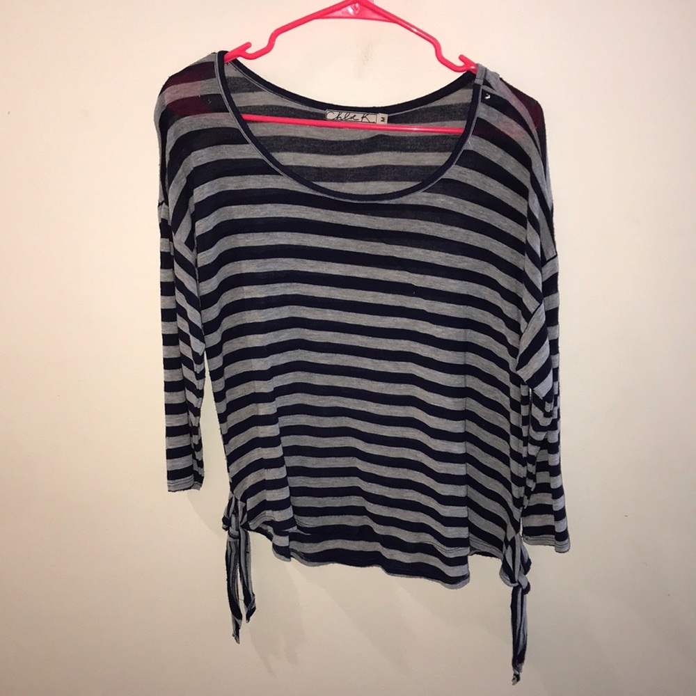 Cropped 3/4 sleeve shirt